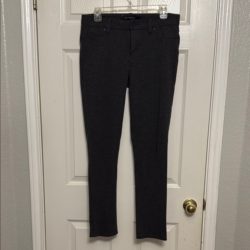💥5/$25 Calvin Klein Dark Gray skinny pants size 8